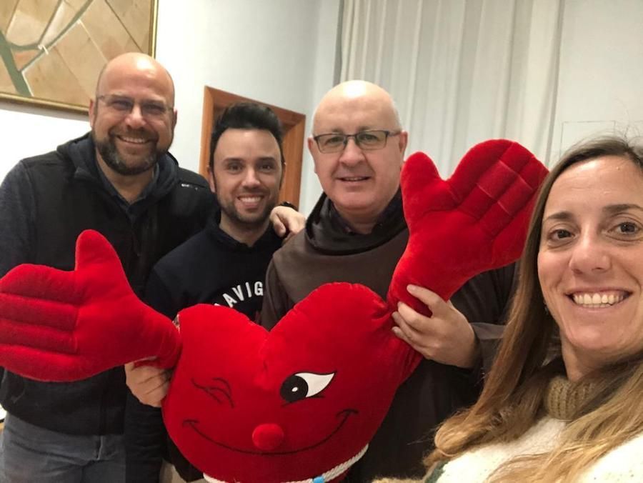 El Corazón peregrino llega al Colegio de Ontiyent