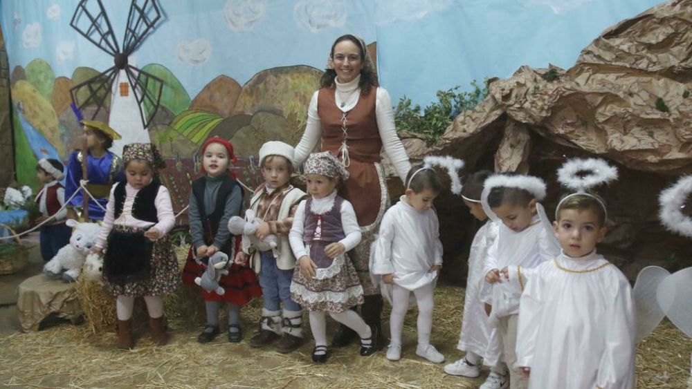 El colegio de Córdoba pone en escena un belén viviente con más de 300 alumnos